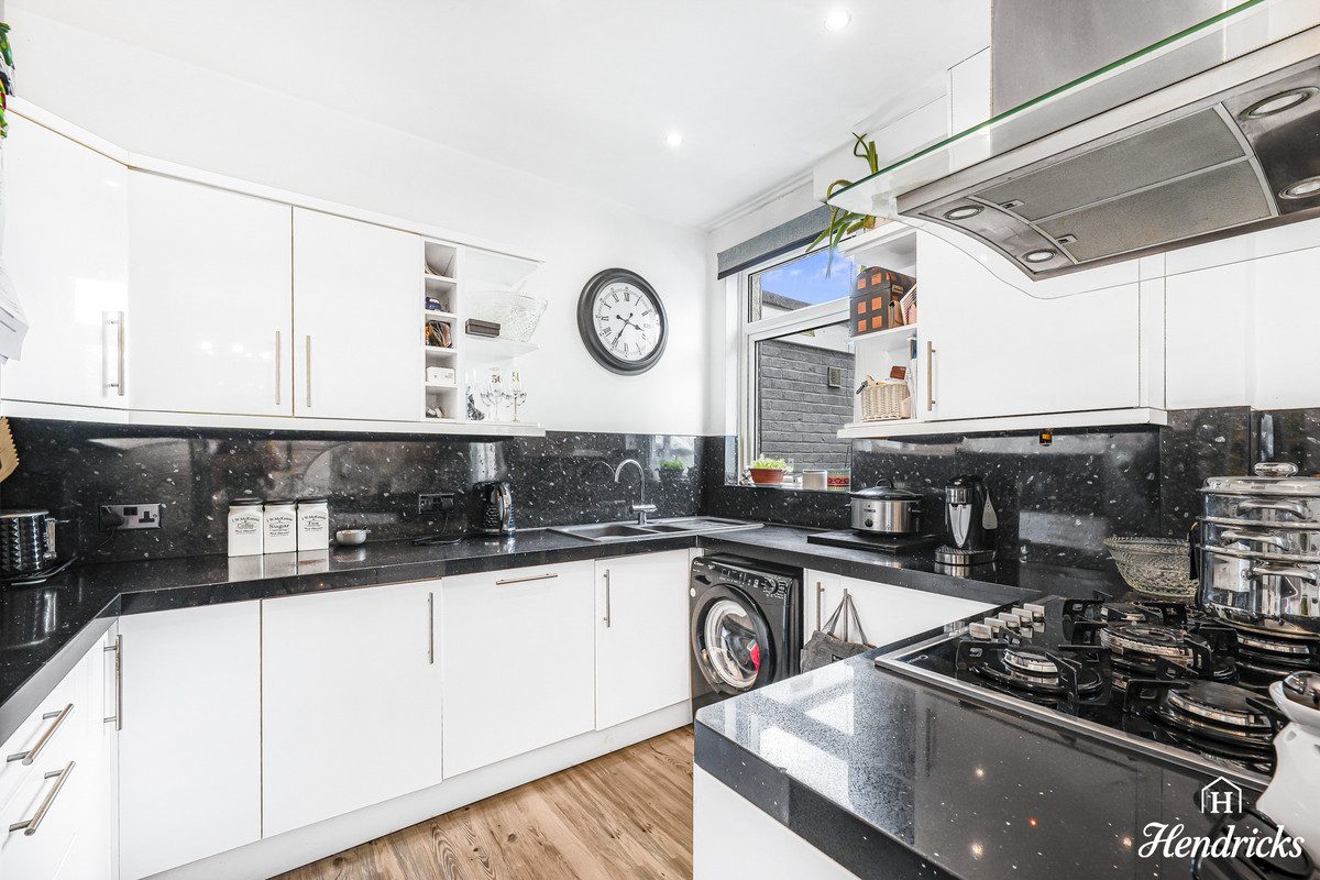 Elmsleigh Drive, Leigh-on-sea, SS9 3, photo 12