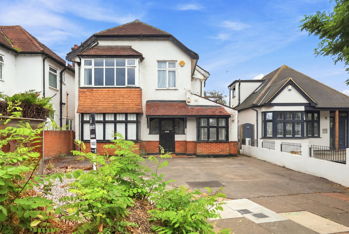 Clatterfield Gardens, Westcliff-on-sea, SS0 0