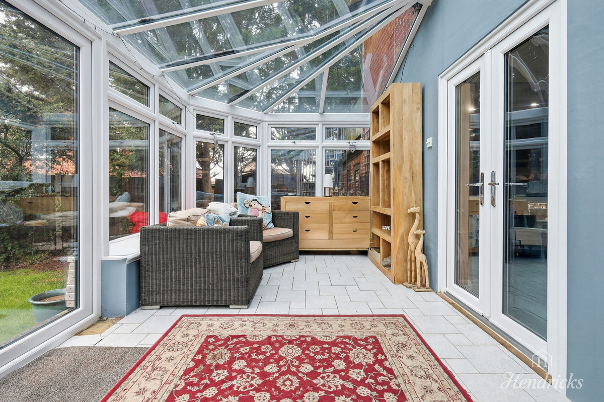 Oak Walk, Benfleet, SS7 4, photo 22