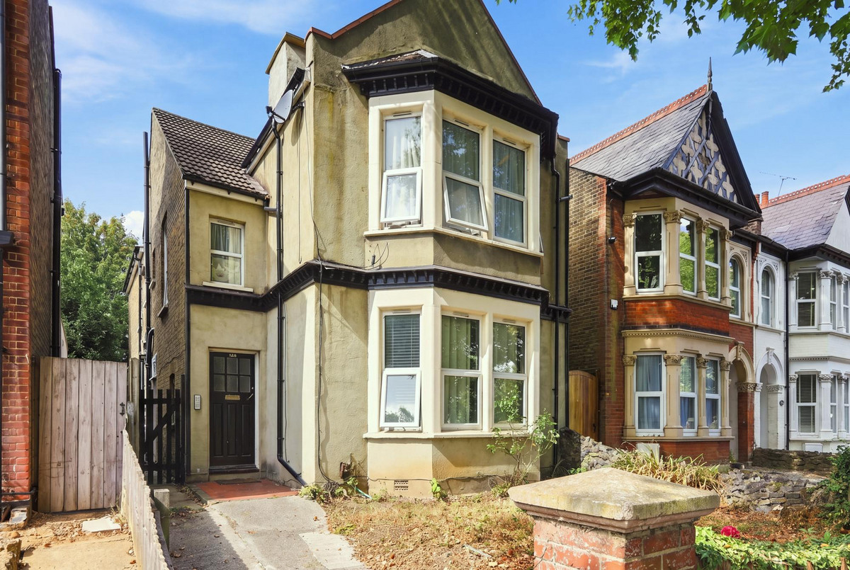 Victoria Avenue, Southend-on-sea, SS2 6