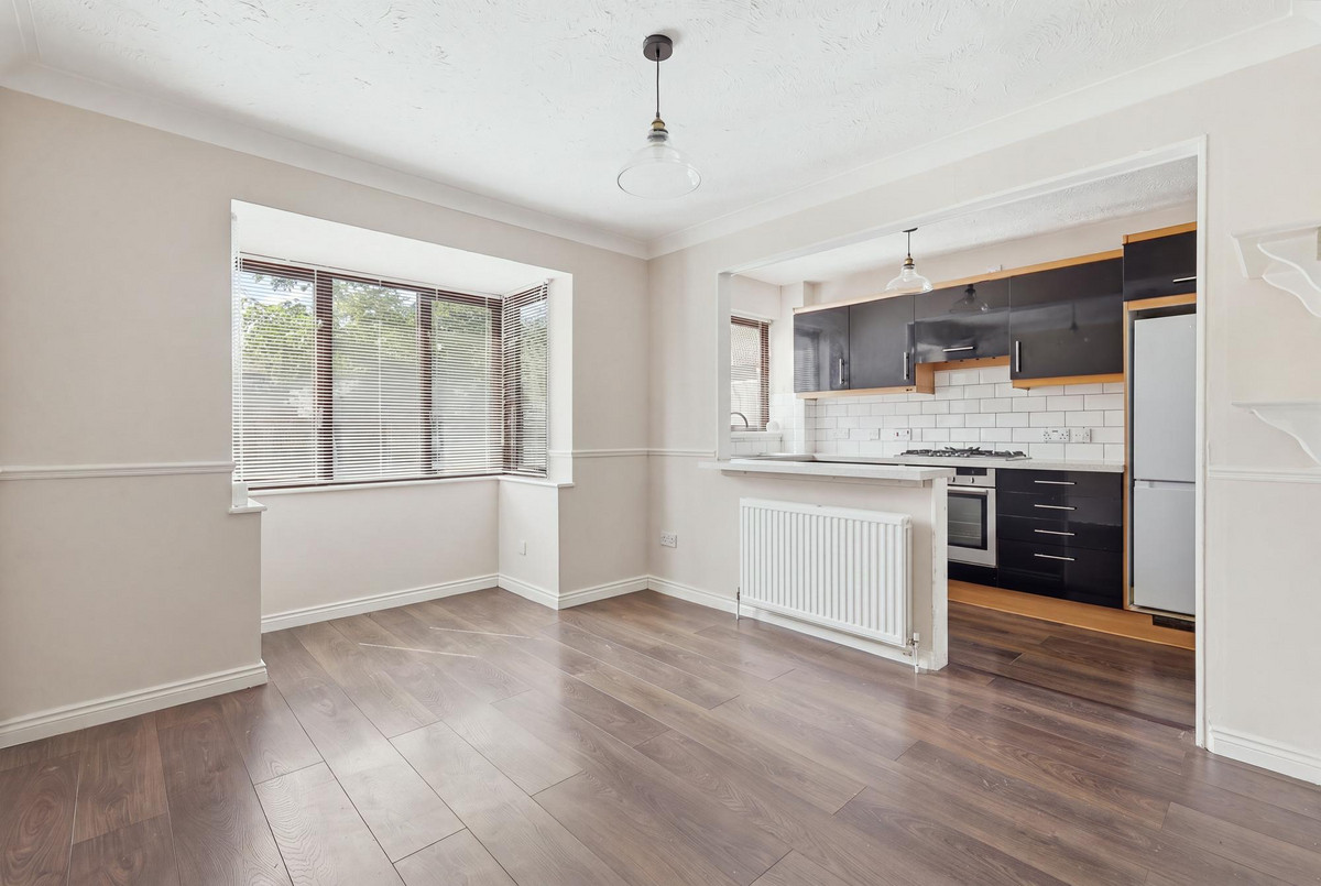 Sunbury Court, Southend-on-sea, SS3 8, photo 5