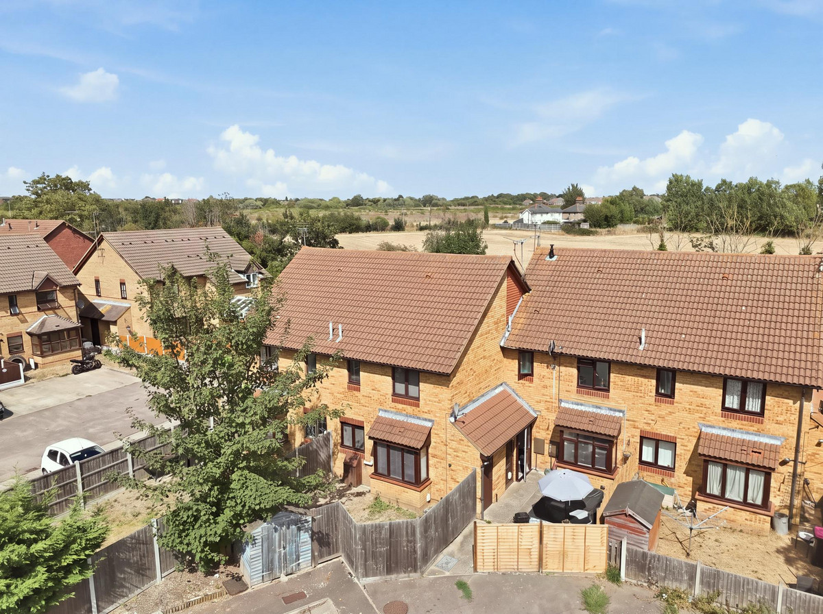 Sunbury Court, Southend-on-sea, SS3 8