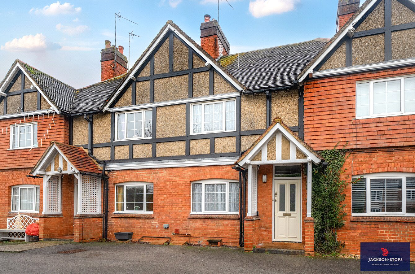 Dukes Cottages, Watling Street, Little Brickhill, Buckinghamshire, MK17