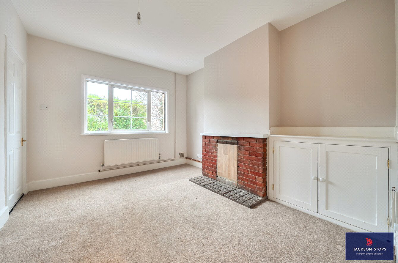 Dukes Cottages, Watling Street, Little Brickhill, Buckinghamshire, MK17, photo 2