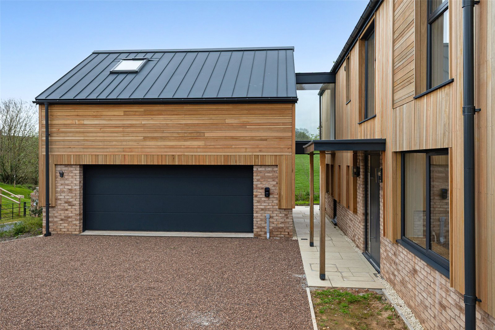 Barton Grange, Frogmire Lane, Sandford, Crediton, EX17, photo 3