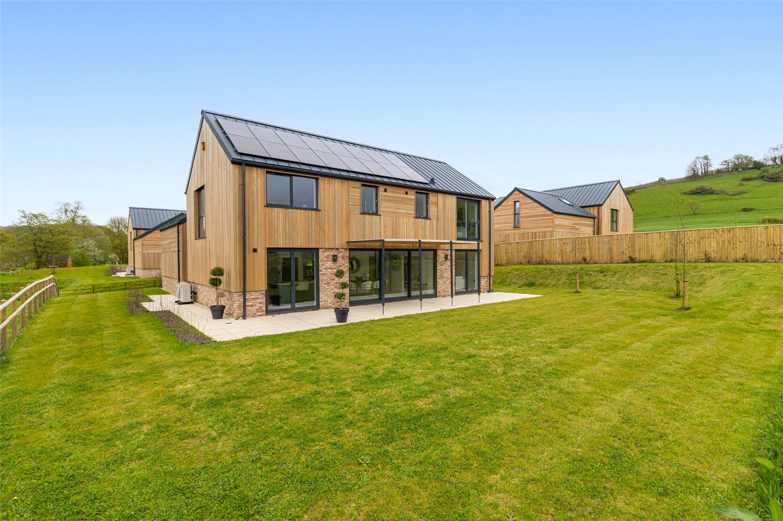 Barton Grange, Frogmire Lane, Sandford, Crediton, EX17, photo 6
