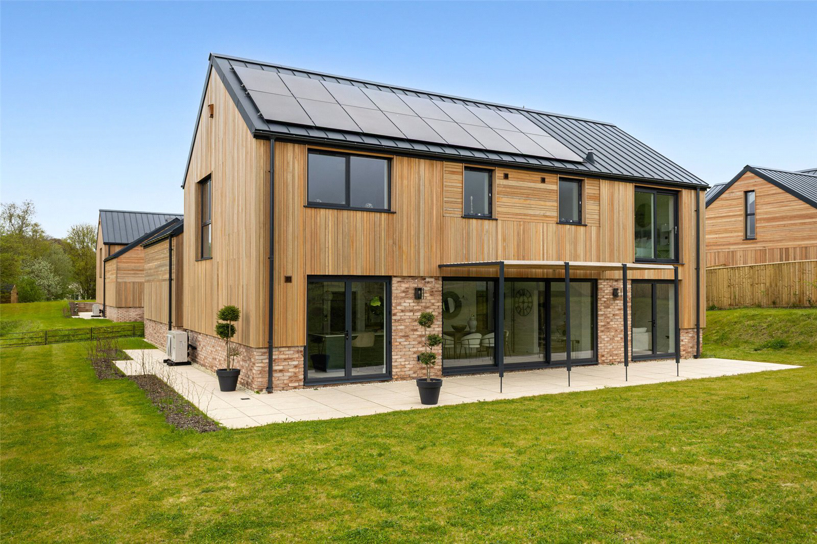 Barton Grange, Frogmire Lane, Sandford, Crediton, EX17, photo 5