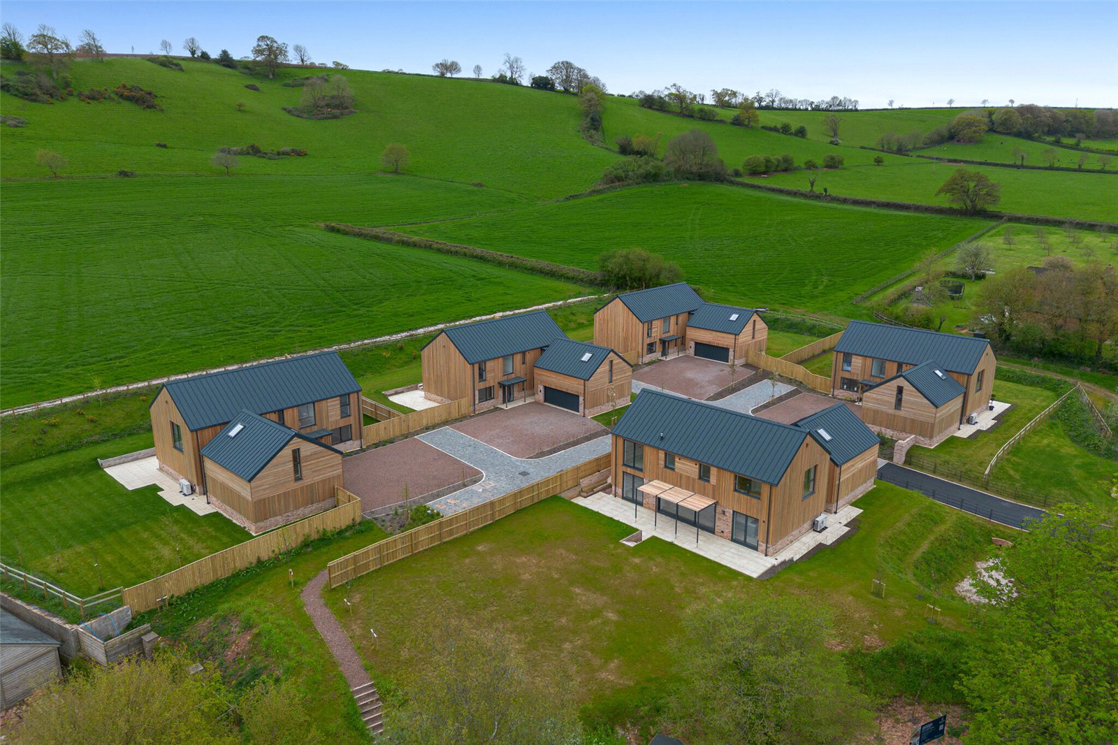 Barton Grange, Frogmire Lane, Sandford, Crediton, EX17, photo 17