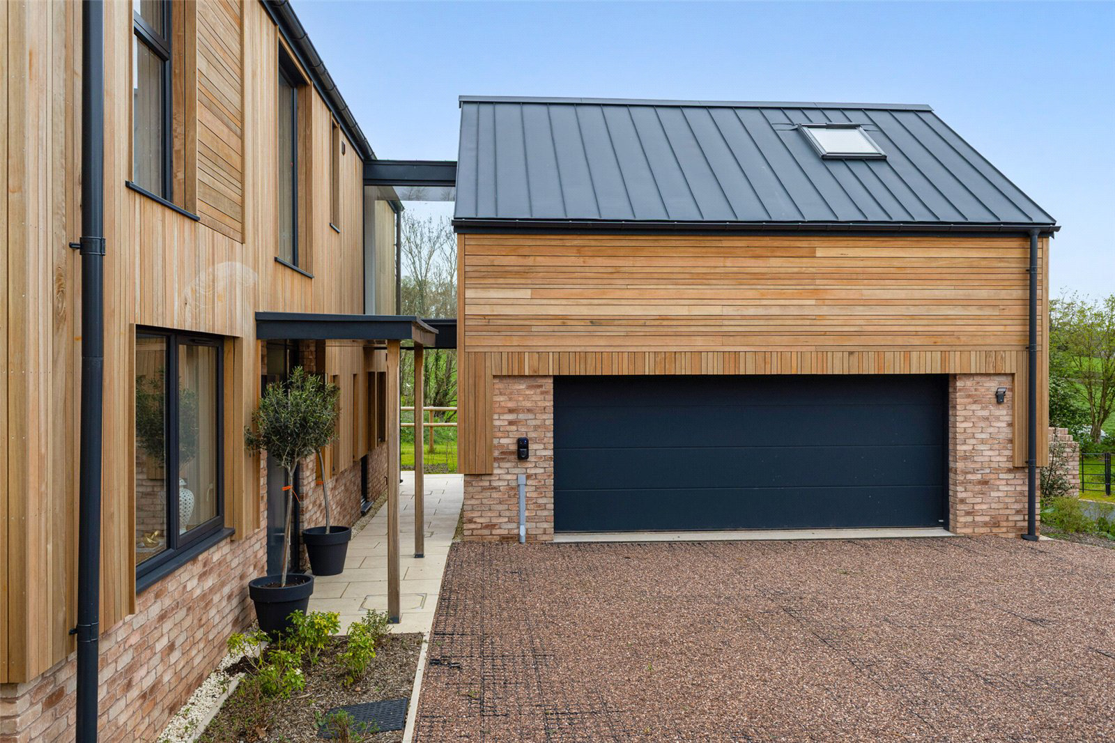 Barton Grange, Frogmire Lane, Sandford, Crediton, EX17, photo 4