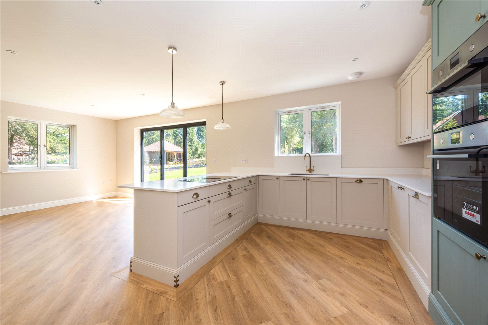 Bechwood Close, Tadworth, Surrey, KT20, photo 3