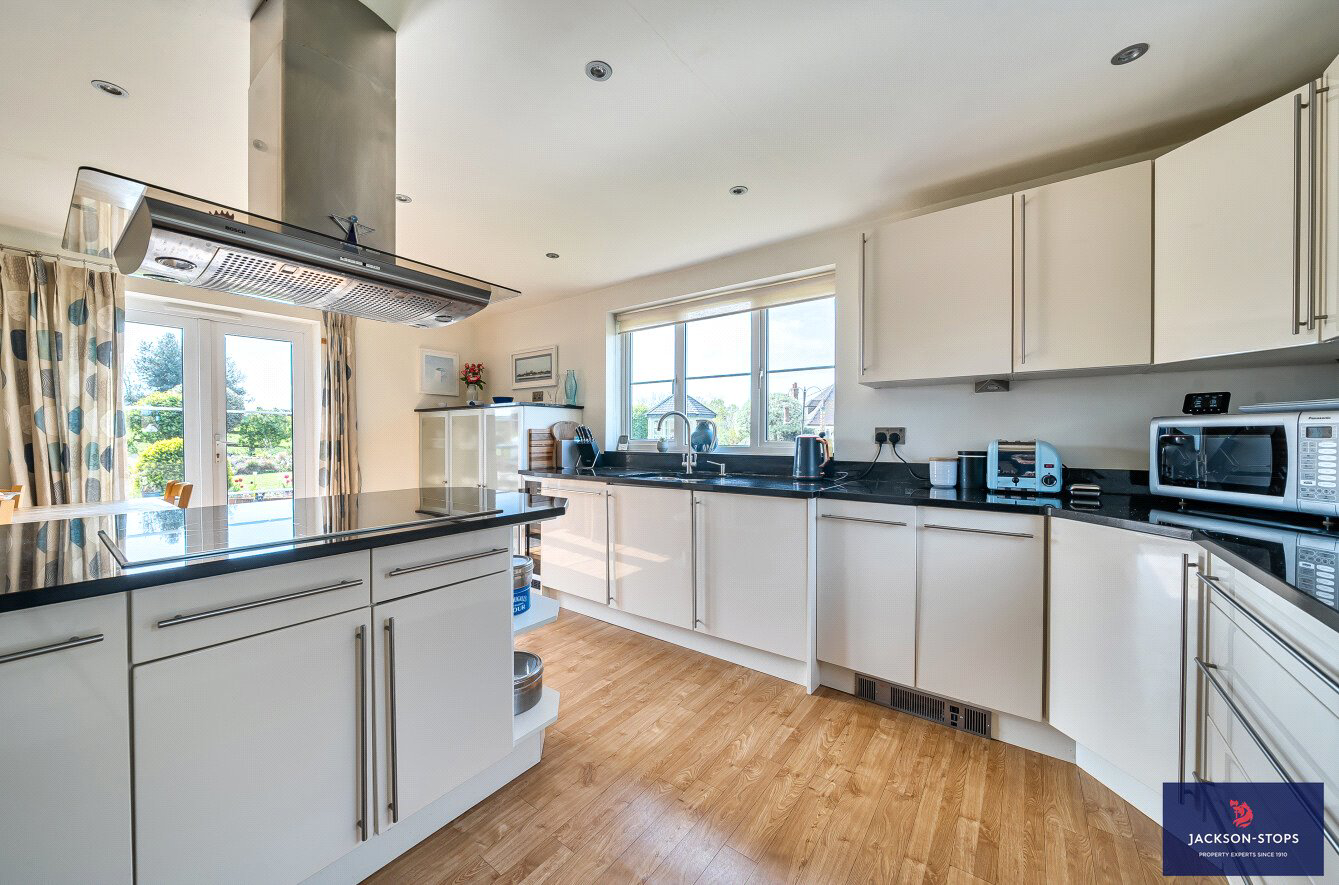 Ivy Lane, Great Brickhill, Buckinghamshire, MK17, photo 6