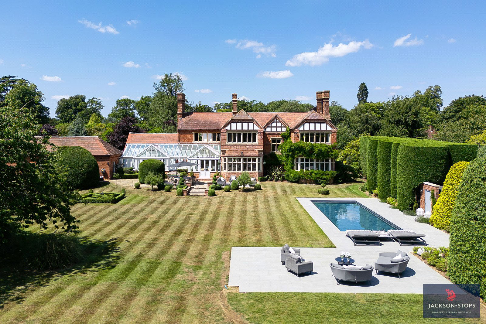 South End, Milton Bryan, MK17, photo 3