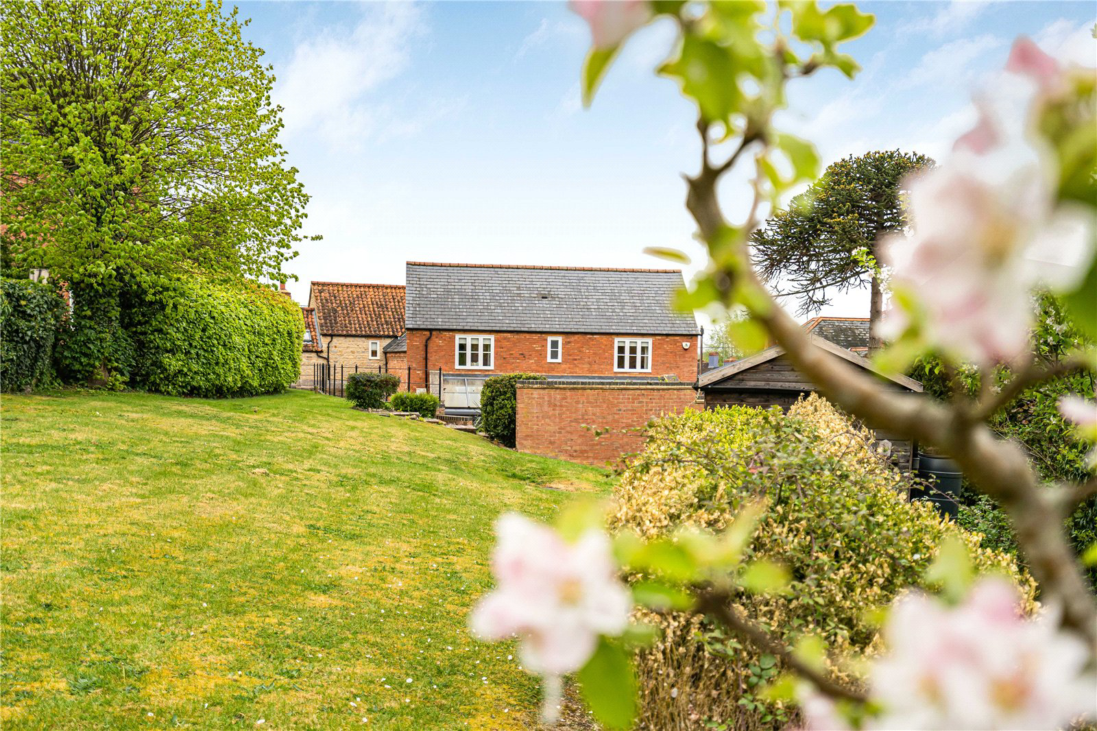 Pegs Lane, Denford, Kettering, Northamptonshire, NN14, photo 15