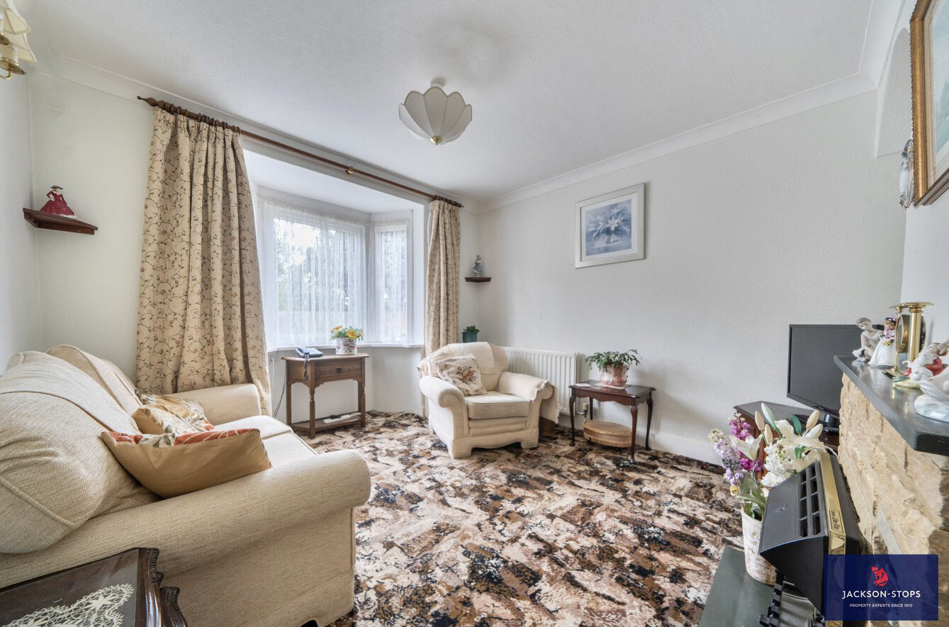Mentone Avenue, Aspley Guise, Bedfordshire, MK17, photo 2