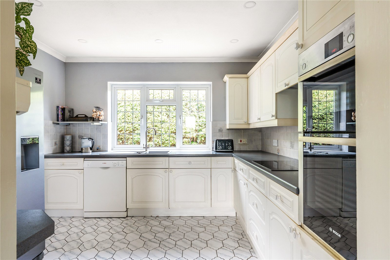 Dwelly Lane, Edenbridge, Kent, TN8, photo 15