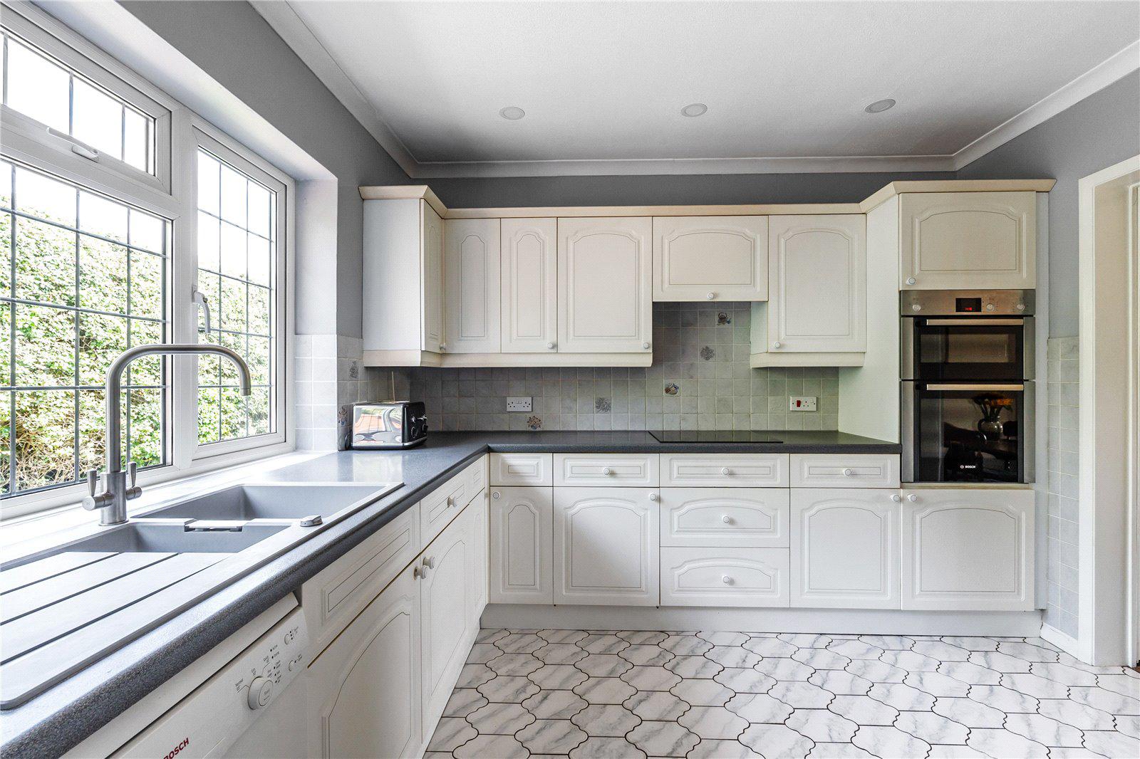 Dwelly Lane, Edenbridge, Kent, TN8, photo 8