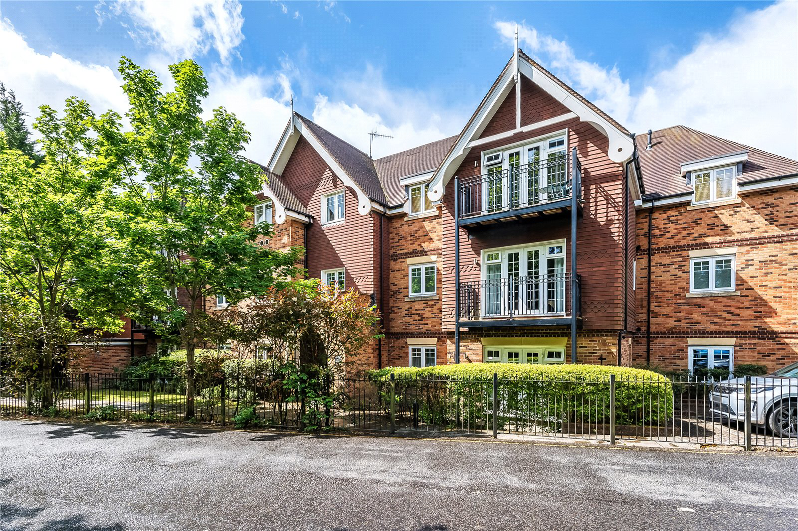 Station Approach, Oxted, Surrey, RH8