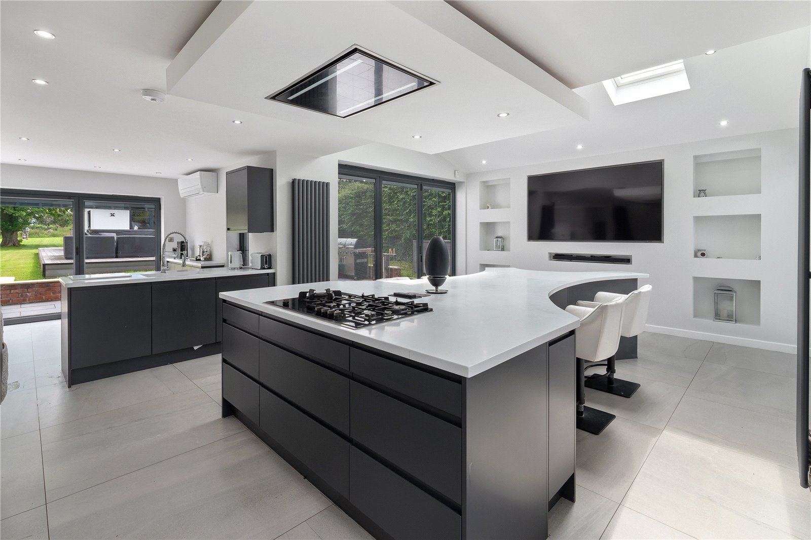 Wilmslow Road, Prestbury, Cheshire, SK10, photo 4