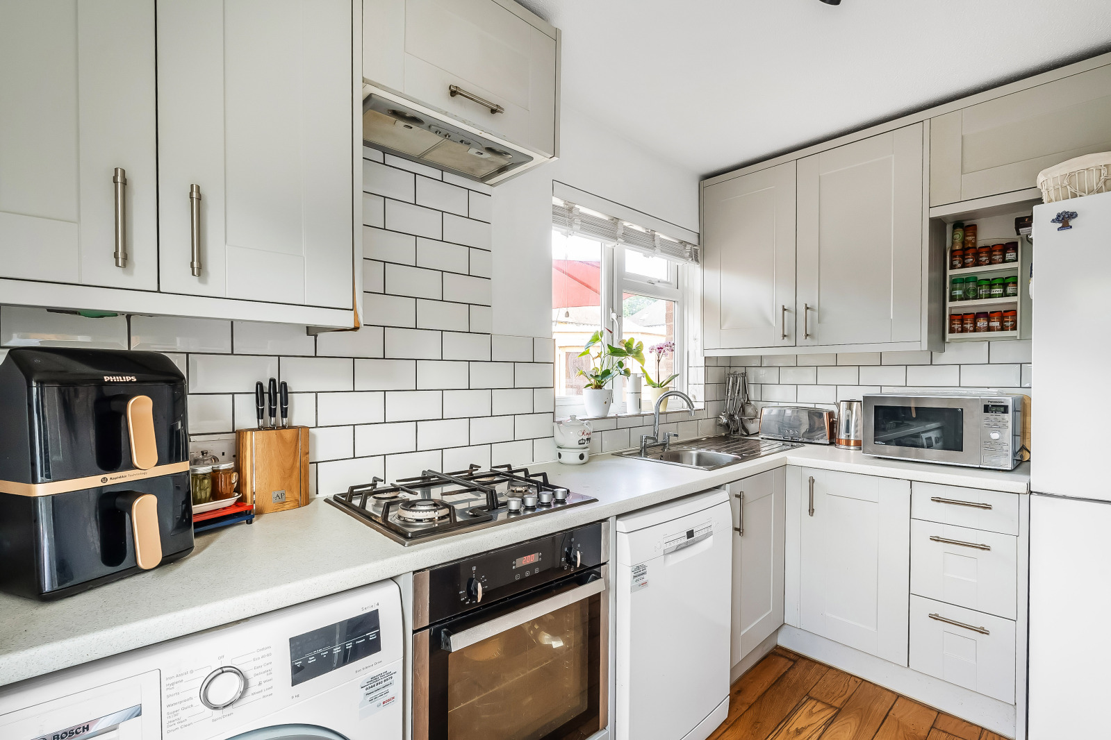 Barnfield Way, Hurst Green, Oxted, Surrey, RH8, photo 3