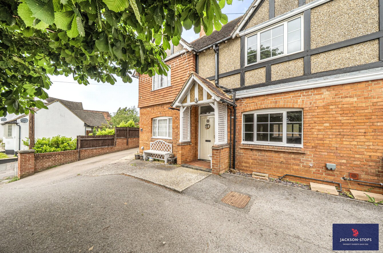 Dukes Cottages, Watling Street, Little Brickhill, Buckinghamshire, MK17