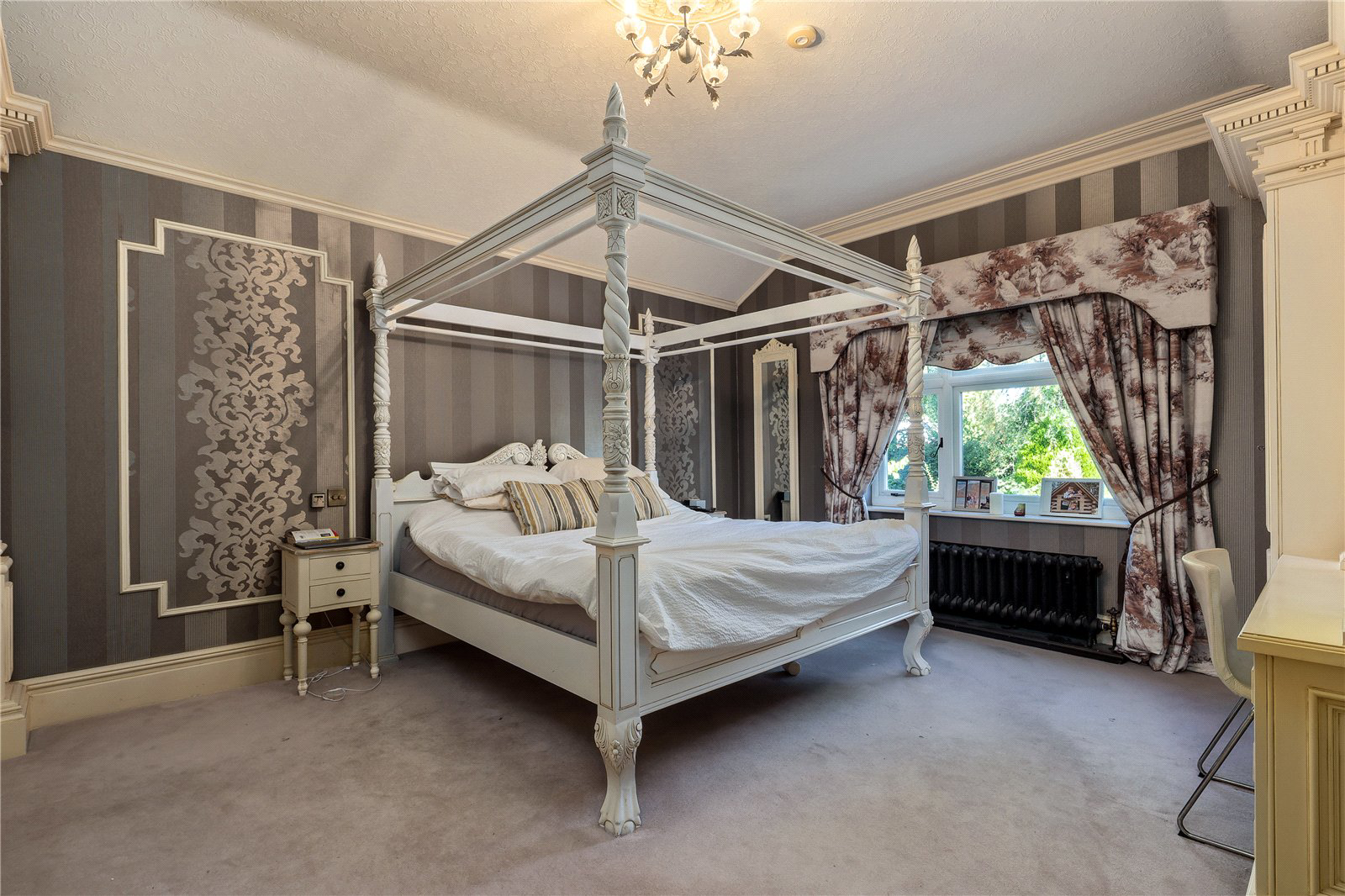 Hawley Lane, Hale Barns, WA15, photo 9