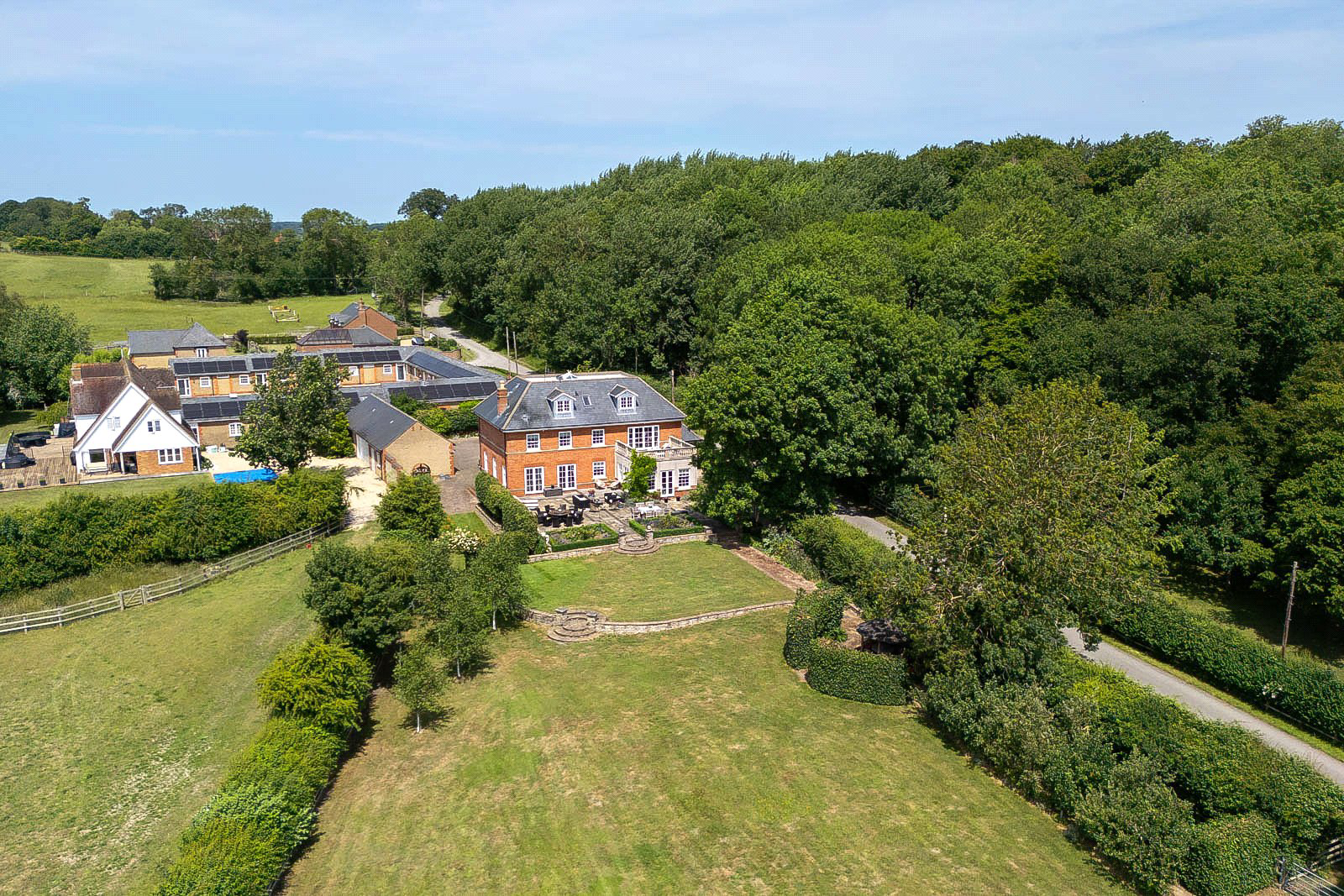 Lodge Road, Crafton, Buckinghamshire, LU7, photo 31
