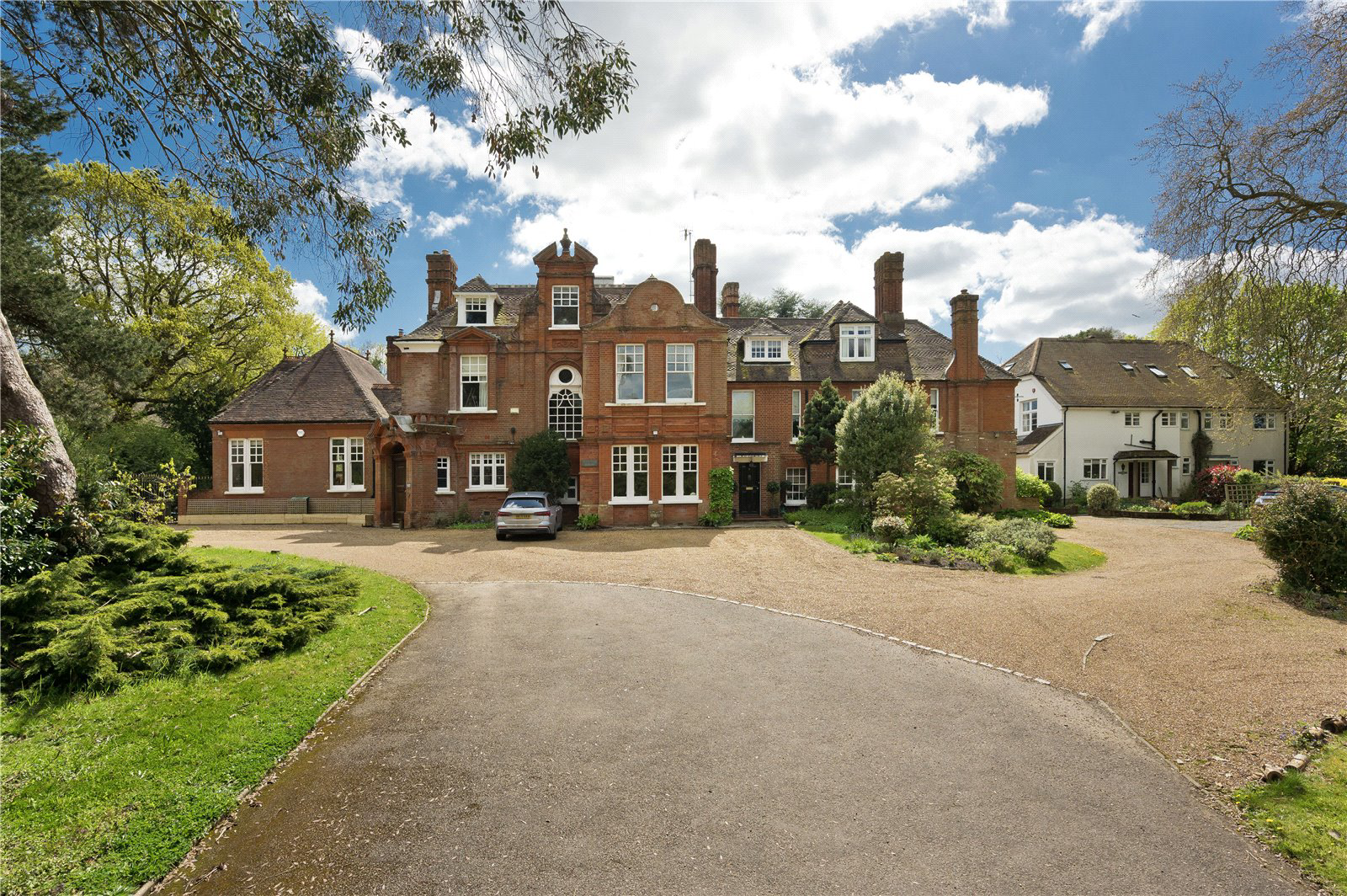Perry Hill, Worplesdon, Guildford, Surrey, GU3