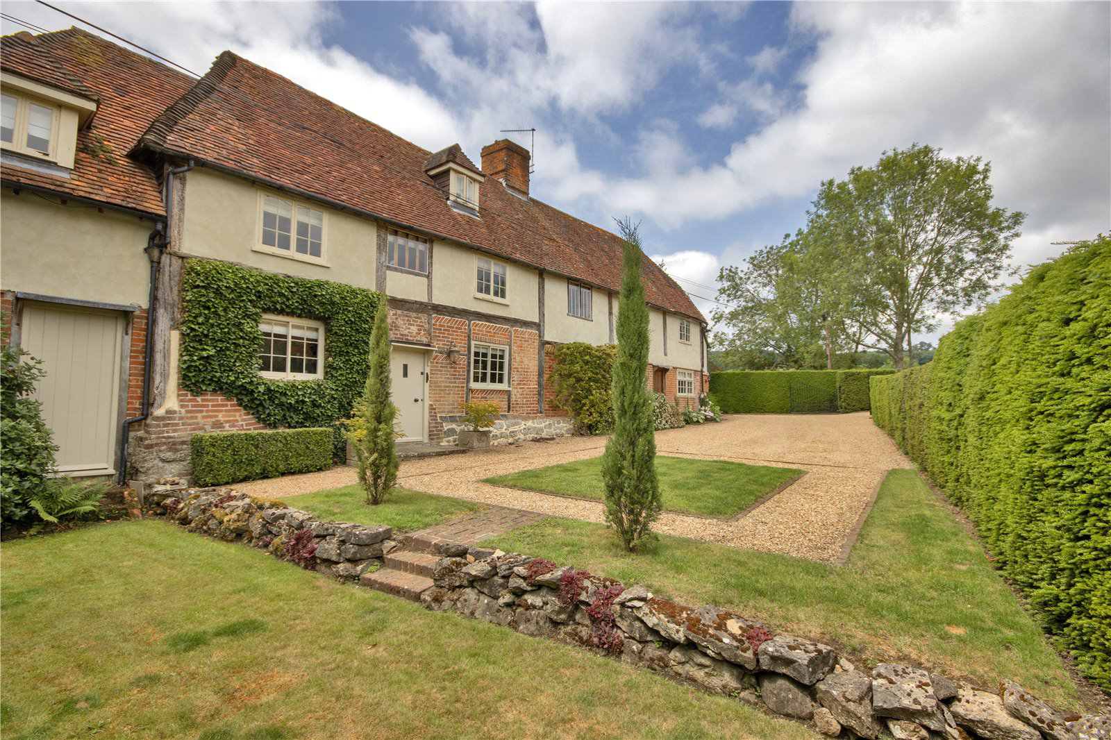 Dukes Place Cottage, Mereworth Road, West Peckham, Maidstone, Kent, ME18, photo 2