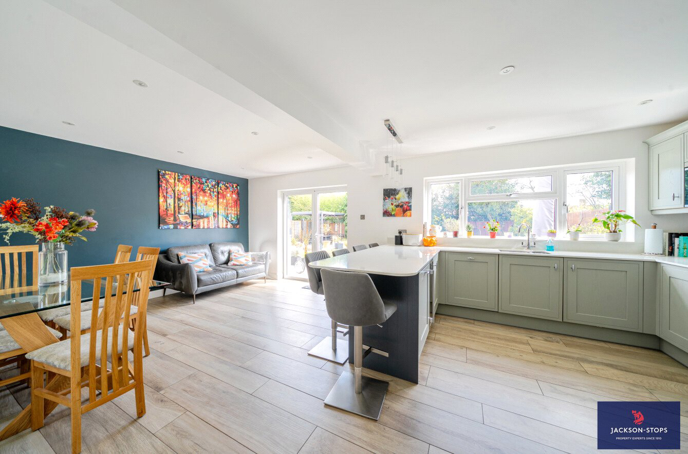 Stratford Close, Toddington, Central Bedfordshire, LU5, photo 4