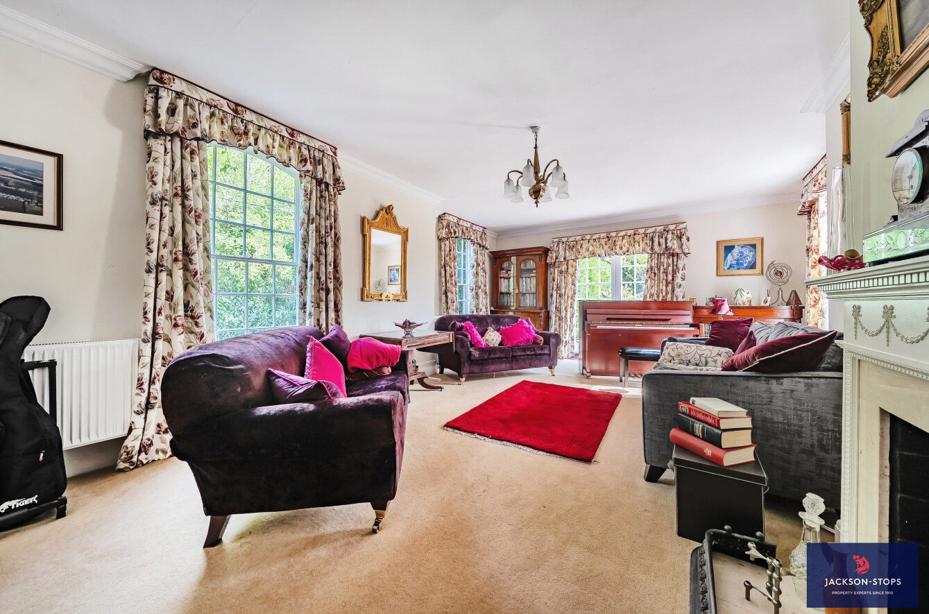 Sharpenhoe Road, Streatley, Bedfordshire, LU3, photo 3