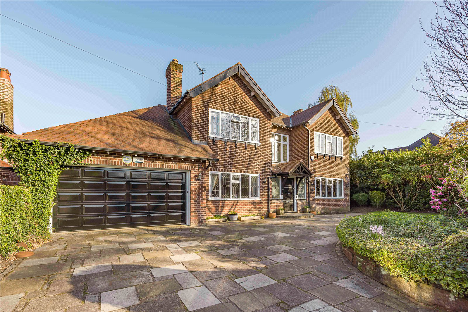 Whalley Road, Hale, WA15
