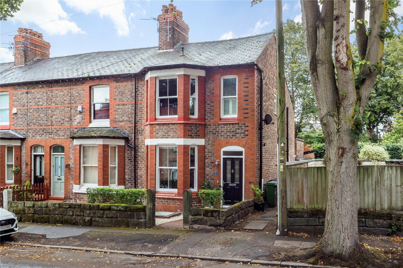 Oak Road, Hale, WA15