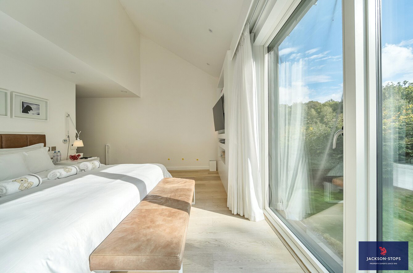 The Woods, Woburn Road, Heath & Reach, Bedfordshire, LU7, photo 18