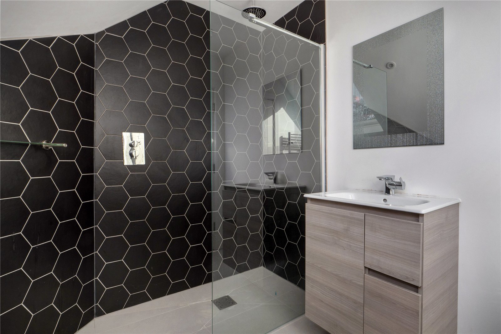 Broad Lane, Hale, WA15, photo 15