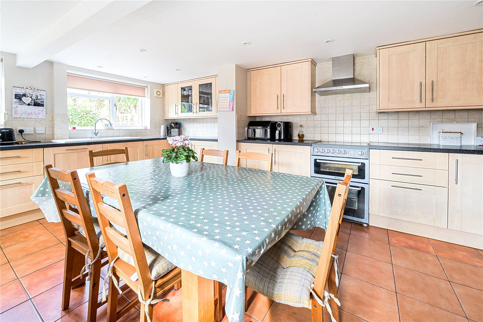 Kitchen/Breakfast Rm