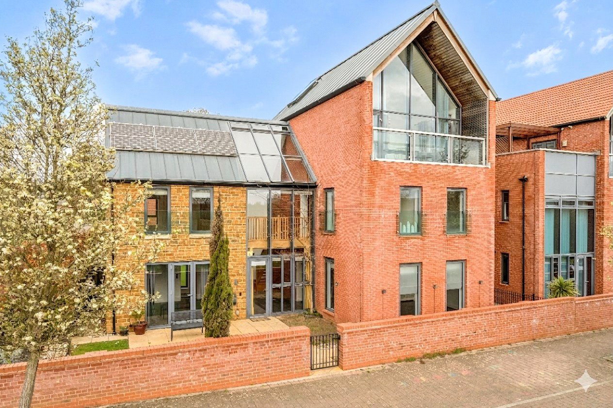 Parkside, Upton, Northampton, Northamptonshire, NN5