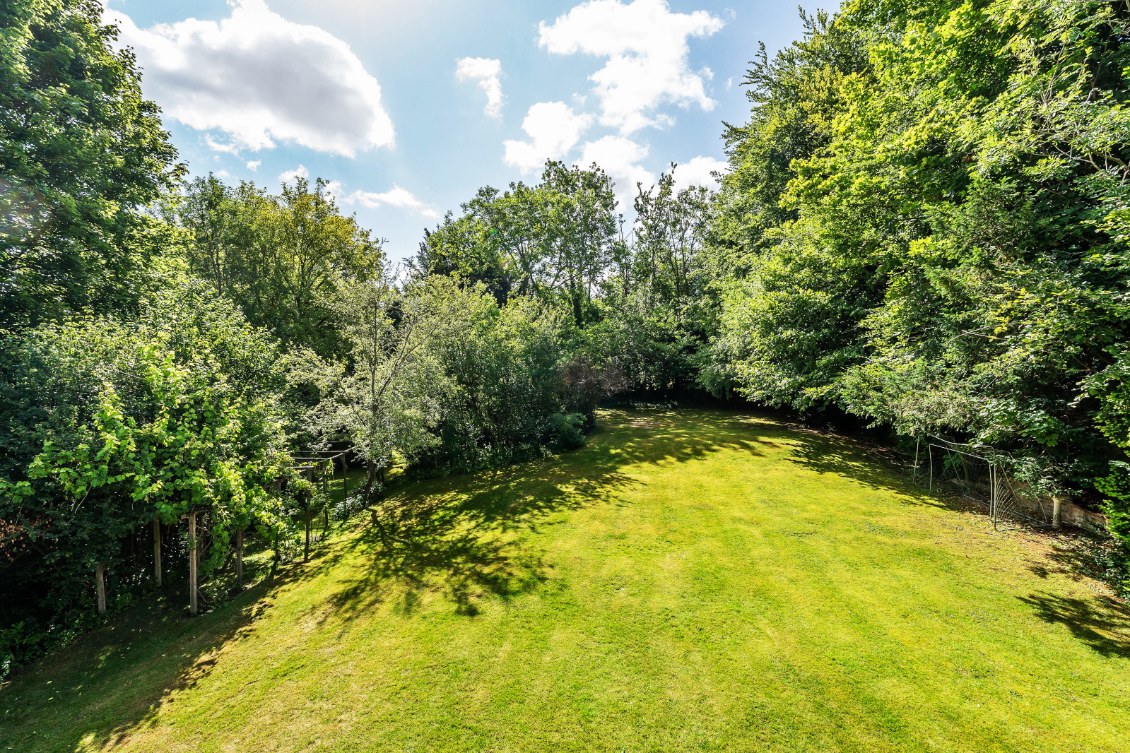 Ricketts Hill Road, Tatsfield, Westerham, Kent, TN16, photo 2