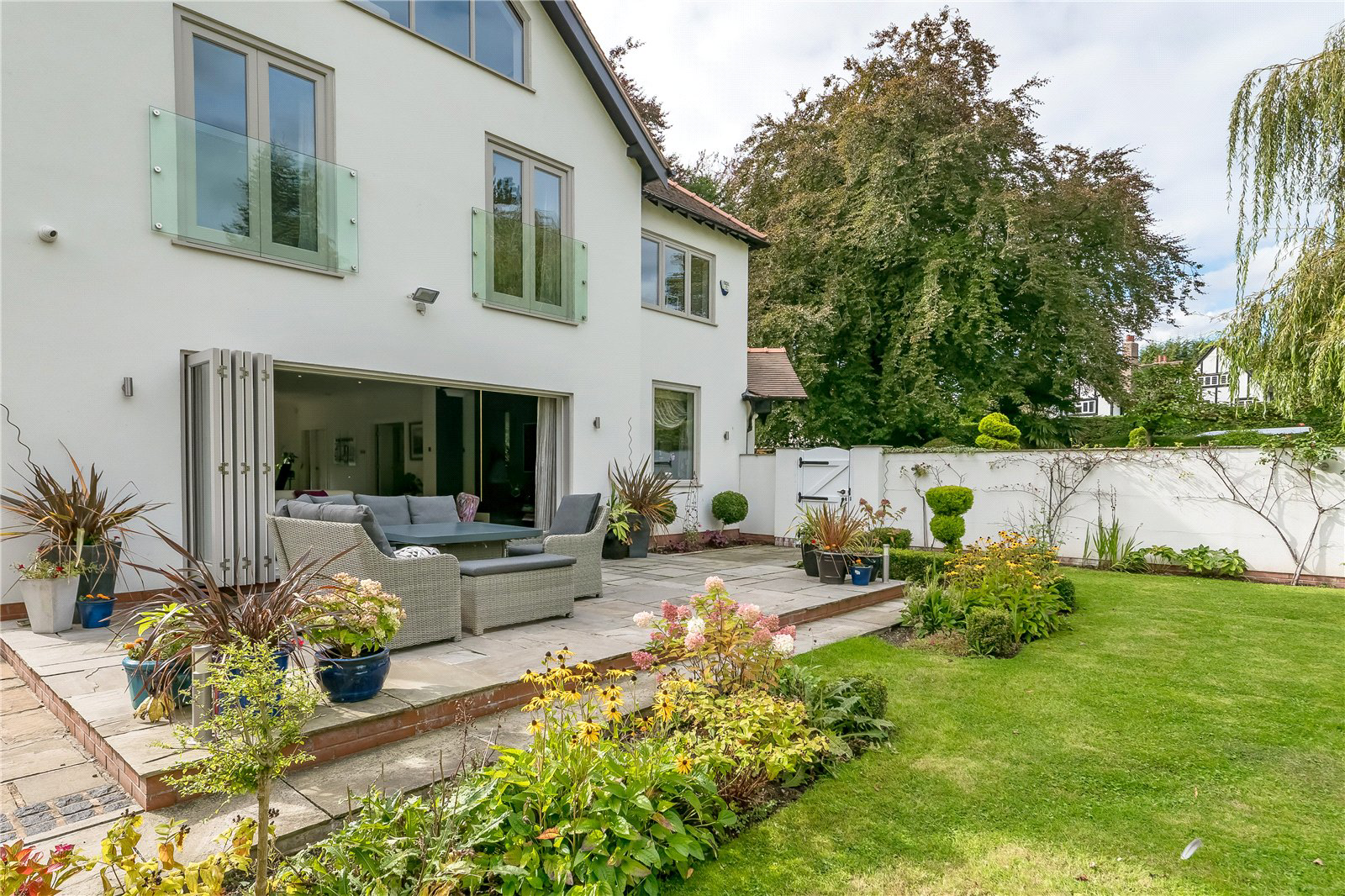 Broad Lane, Hale, WA15, photo 17