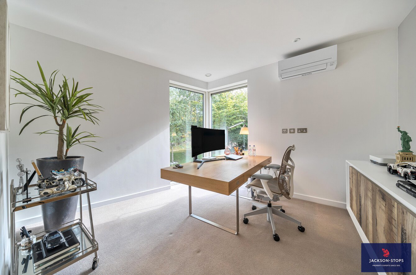 The Woods, Woburn Road, Heath & Reach, Bedfordshire, LU7, photo 12