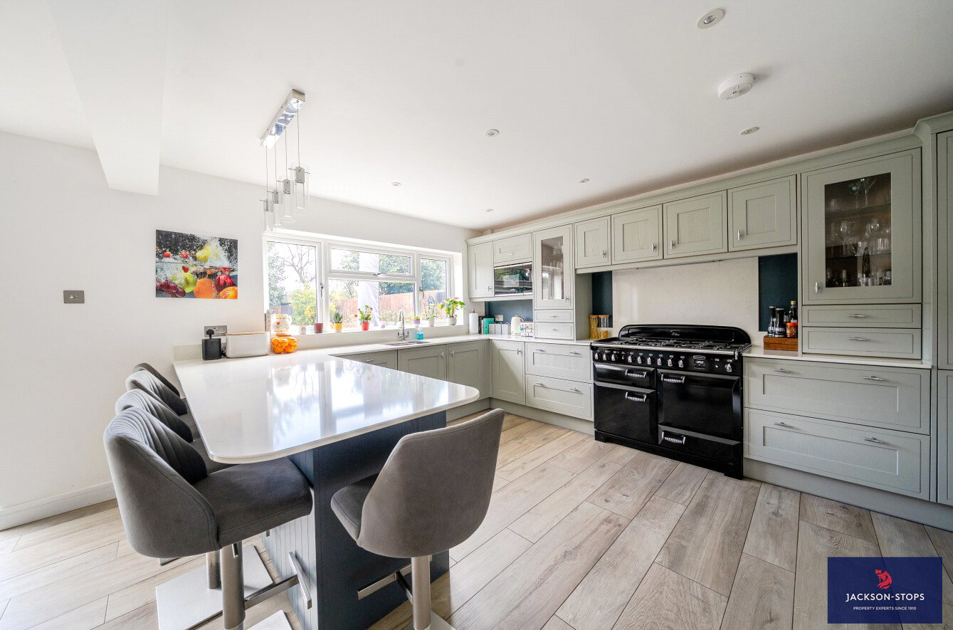 Stratford Close, Toddington, Central Bedfordshire, LU5, photo 5
