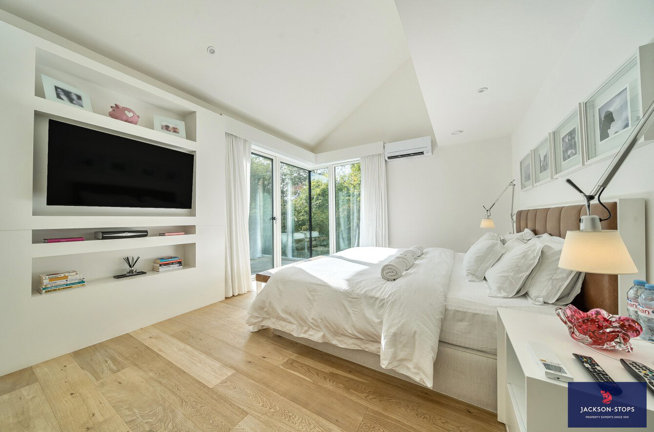The Woods, Woburn Road, Heath & Reach, Bedfordshire, LU7, photo 19