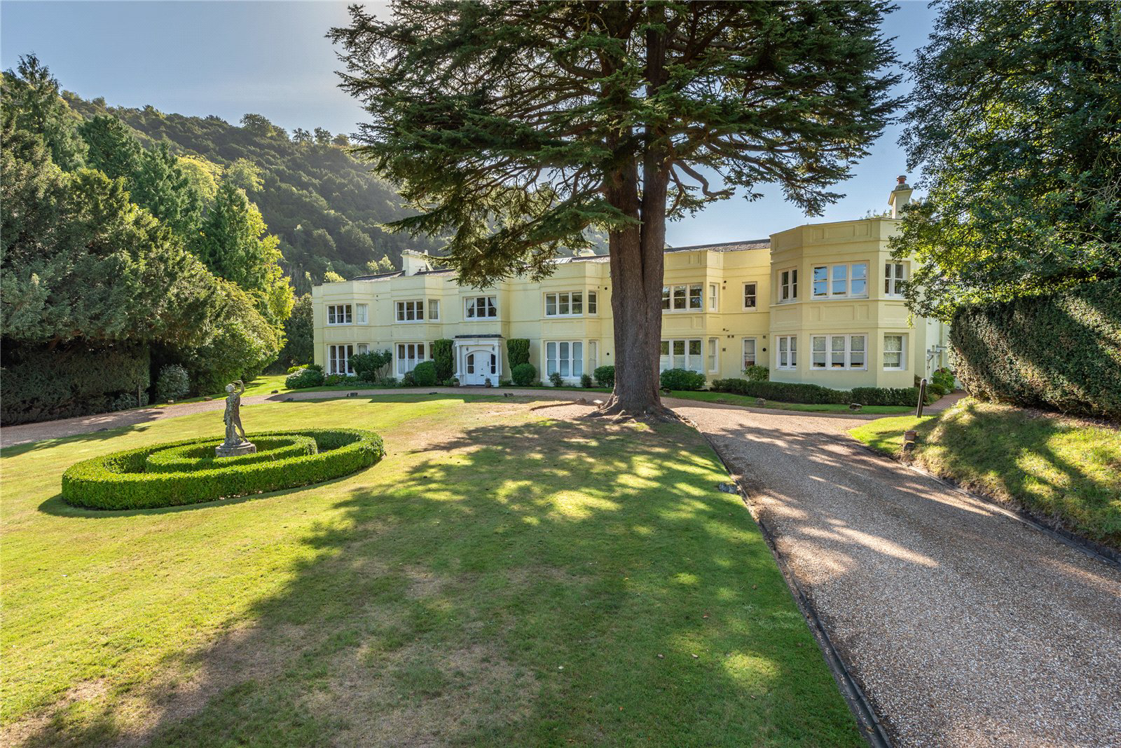 London Road, Dorking, Surrey, RH5