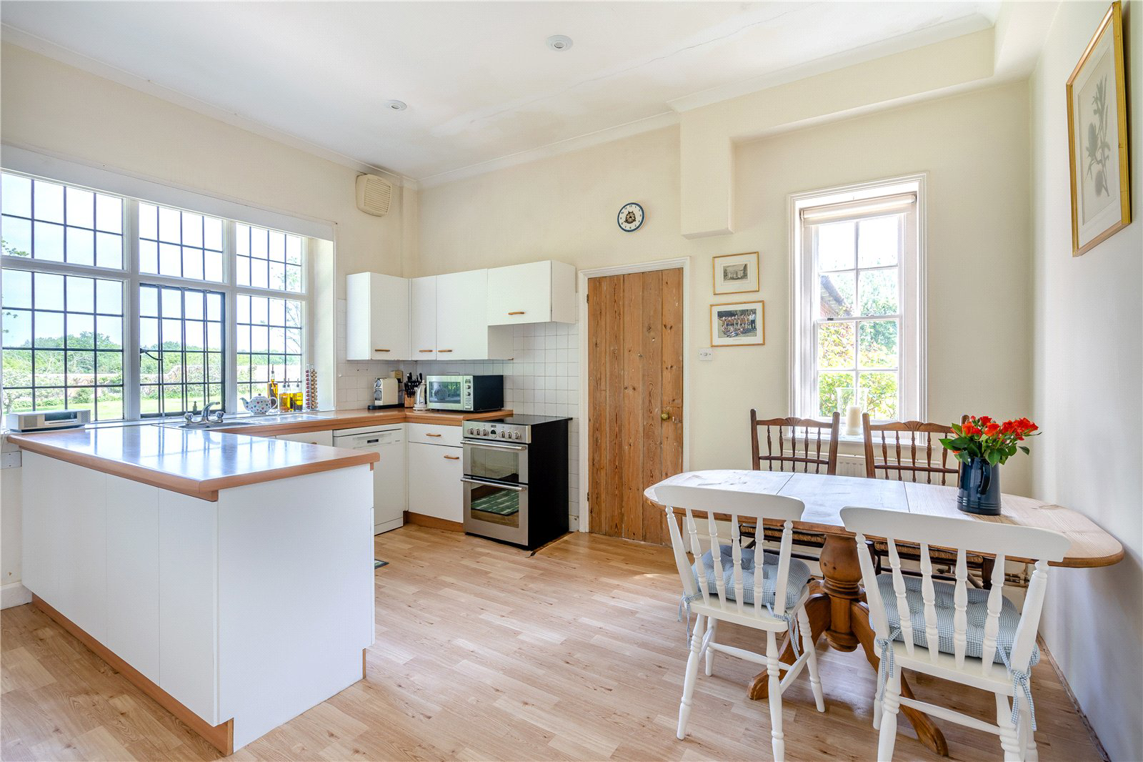 Vicarage Hill, Loxwood, Billingshurst, West Sussex, RH14, photo 2