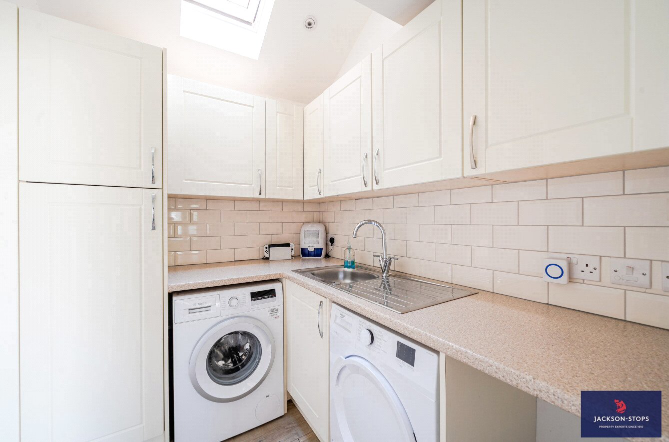 Stratford Close, Toddington, Central Bedfordshire, LU5, photo 10