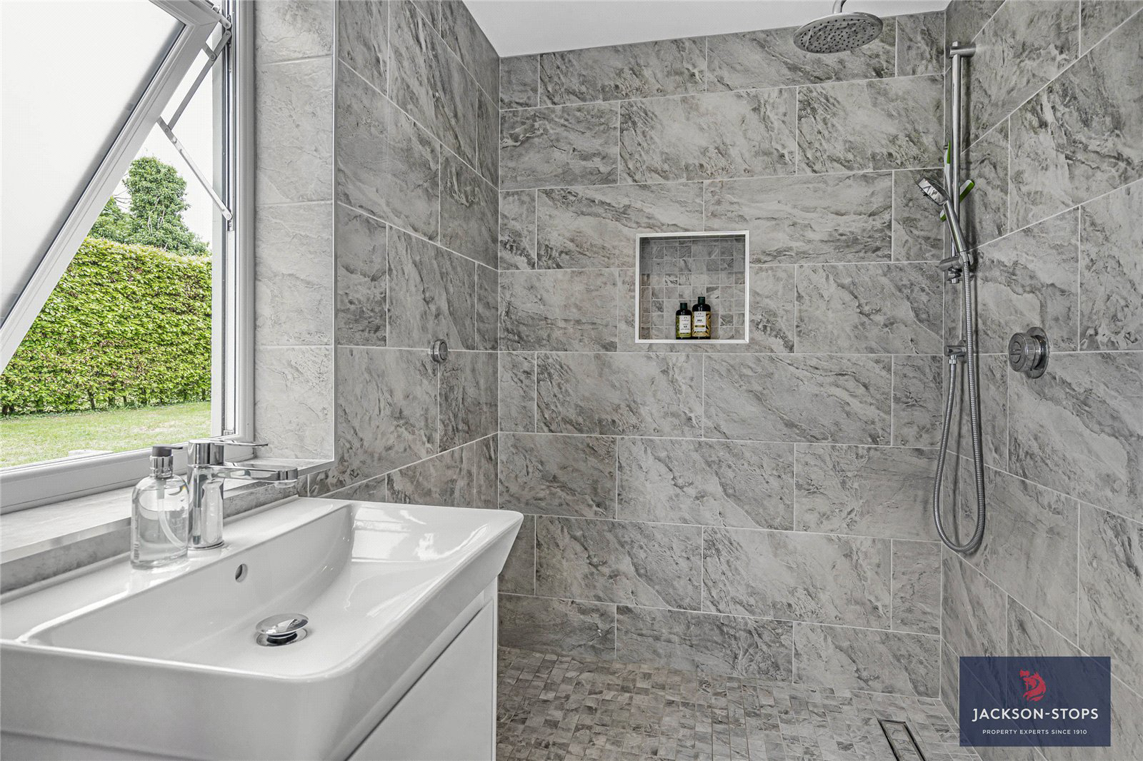 Walden Road, Sewards End, Saffron Walden, Essex, CB10, photo 19