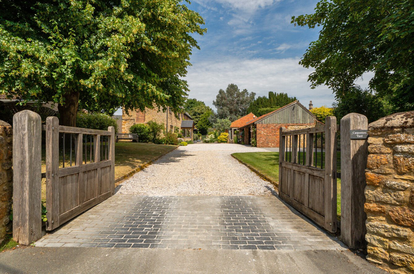 Carpenters Yard, Orlingbury, Northamptonshire, NN14