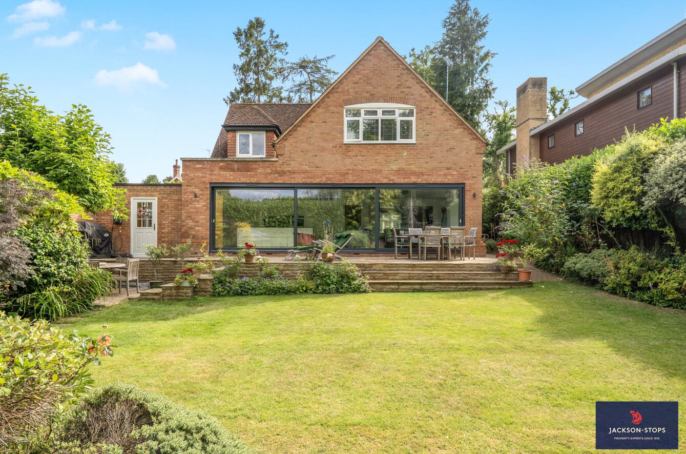 Mentone Avenue, Aspley Guise, Bedfordshire, MK17