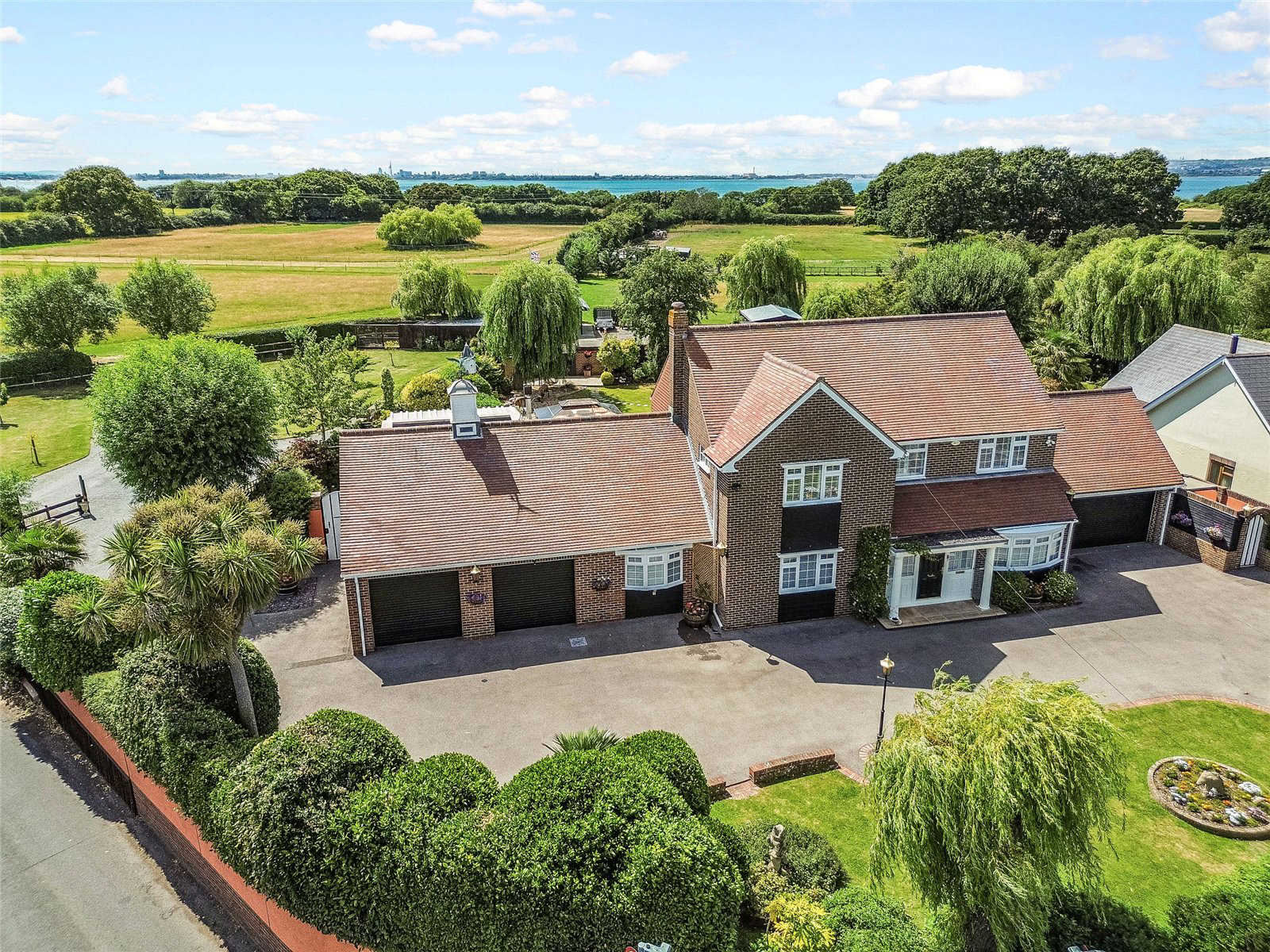 Havant Road, Hayling Island, Hampshire, PO11, photo 2