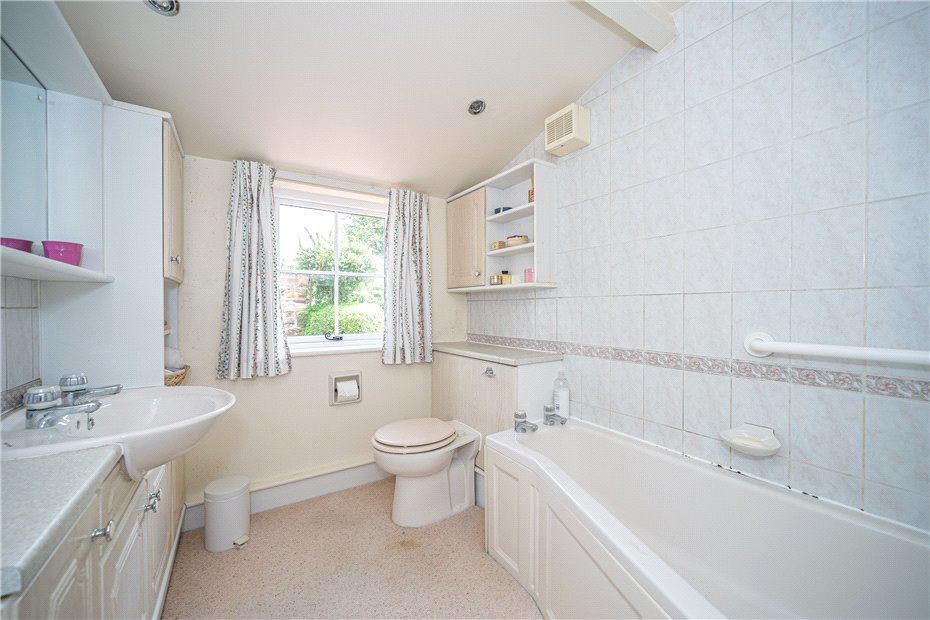 Castlegate, Kirkbymoorside, York, North Yorkshire, YO62, photo 9