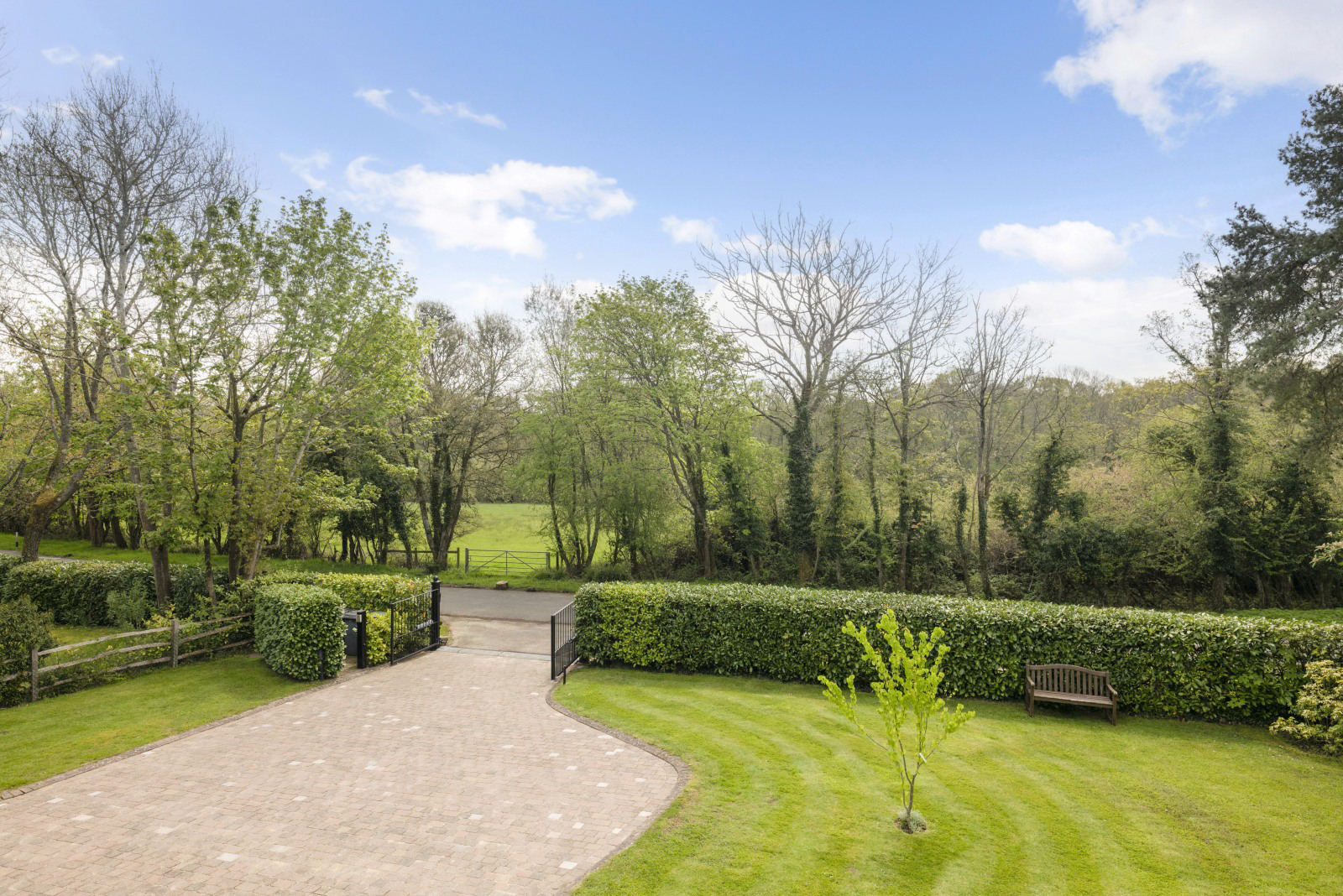 Coombe Hill Road, East Grinstead, RH19, photo 7